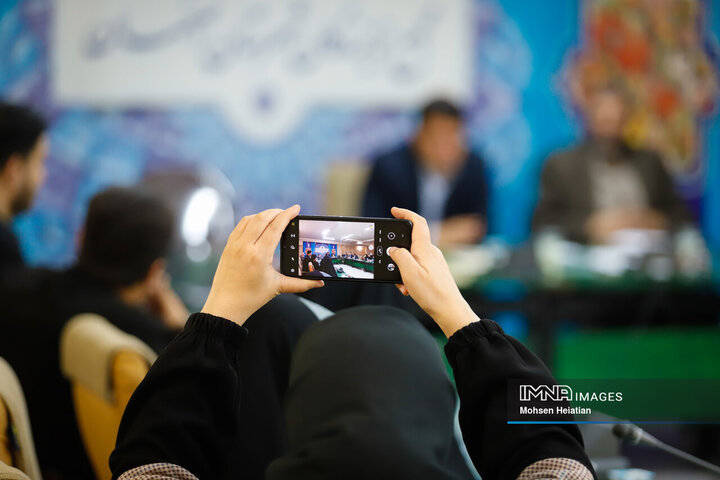 نشست هم‌اندیشی و گفت‌و‌گوی اصحاب رسانه با حامد یزدیان نماینده مردم اصفهان در مجلس