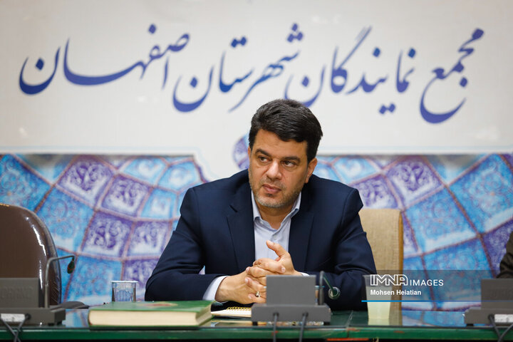 حقوق مغفول اصفهان باید با همکاری نمایندگان و دیوان محاسبات پیگیری شود