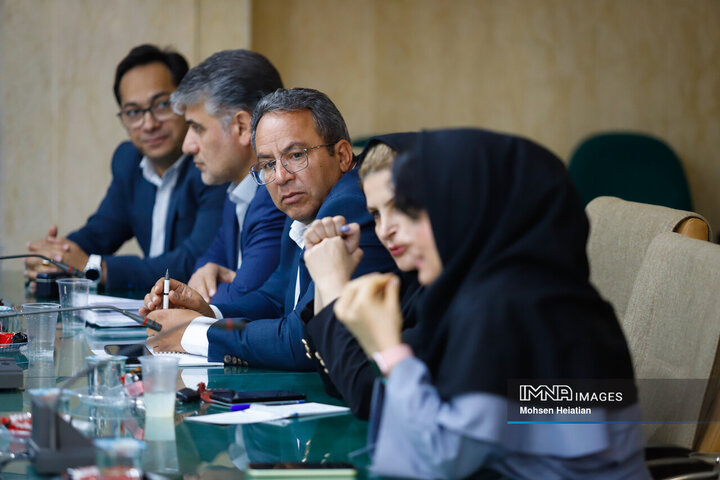 نشست هم‌اندیشی و گفت‌و‌گوی اصحاب رسانه با حامد یزدیان نماینده مردم اصفهان در مجلس