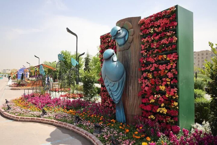 فیلم| جشنواره گل‌های لاله مشهد مقدس