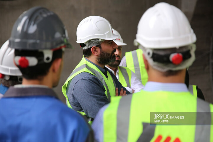 بازدید معاونین شهردار اصفهان از روند تکمیل خط دو قطار شهری