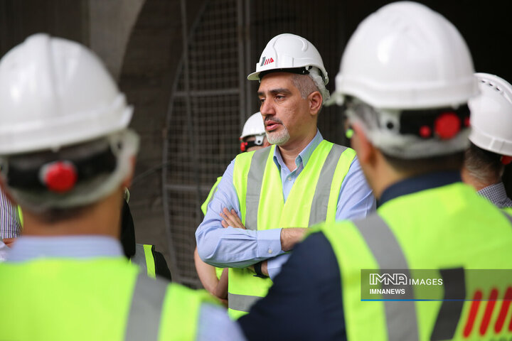 بازدید معاونین شهردار اصفهان از روند تکمیل خط دو قطار شهری