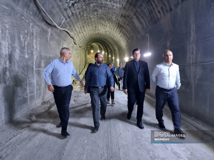 بازدید معاونین شهردار اصفهان از روند تکمیل خط دو قطار شهری