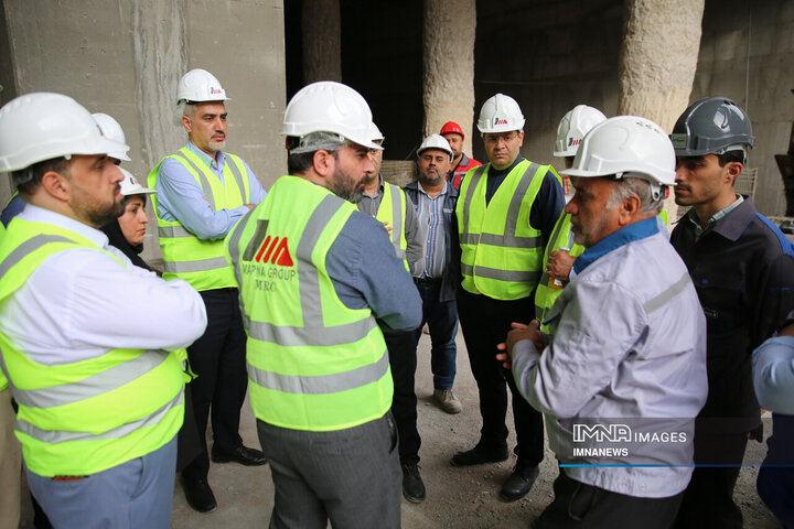 بازدید معاونین شهردار اصفهان از روند تکمیل خط دو قطار شهری