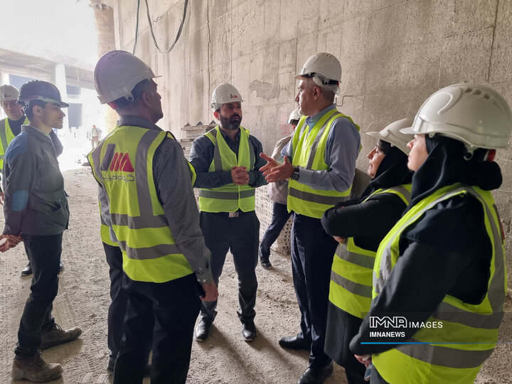 بازدید معاونین شهردار اصفهان از روند تکمیل خط دو قطار شهری