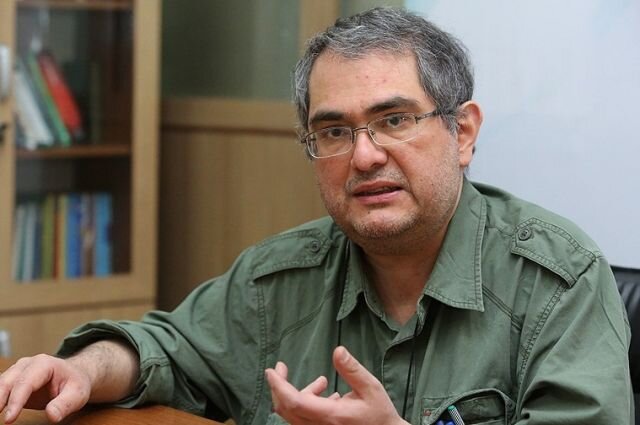 مولفه هنر انقلاب، بازگشت به خویشتن است/ کار تئوریک نکردهایم