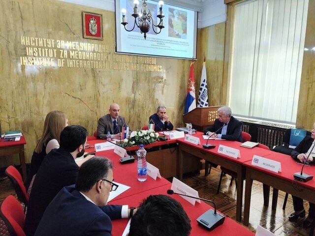 تختروانچی: اگر آمریکا تهدید را کنار بگذارد فرصت خوبی برای مذاکره وجود دارد