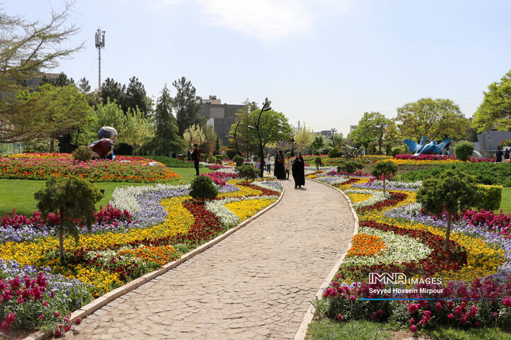 جشنواره گل‌ها در مشهد