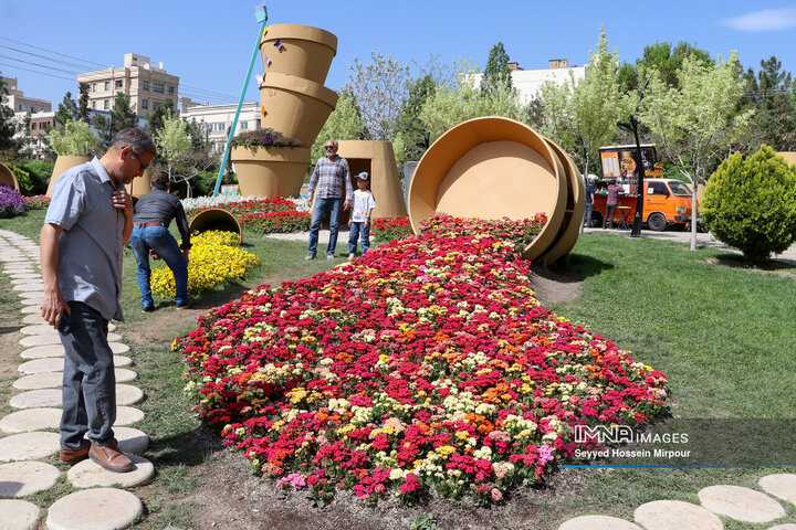 جشنواره گل‌ها در مشهد