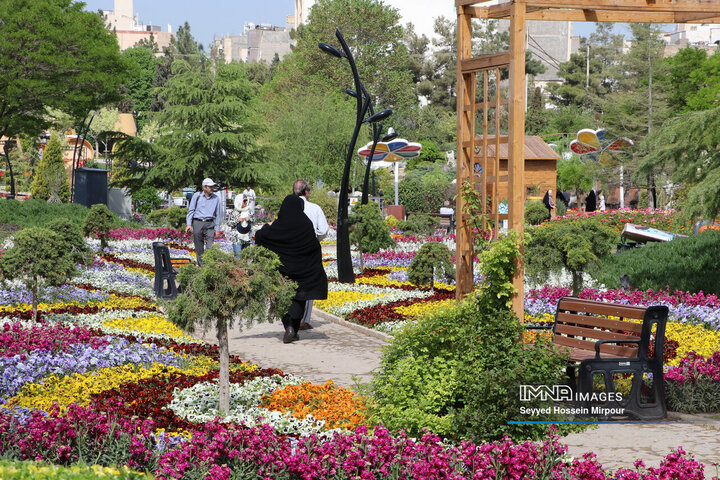 جشنواره گل‌ها در مشهد