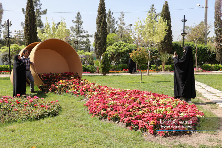 جشنواره گل‌ها در مشهد