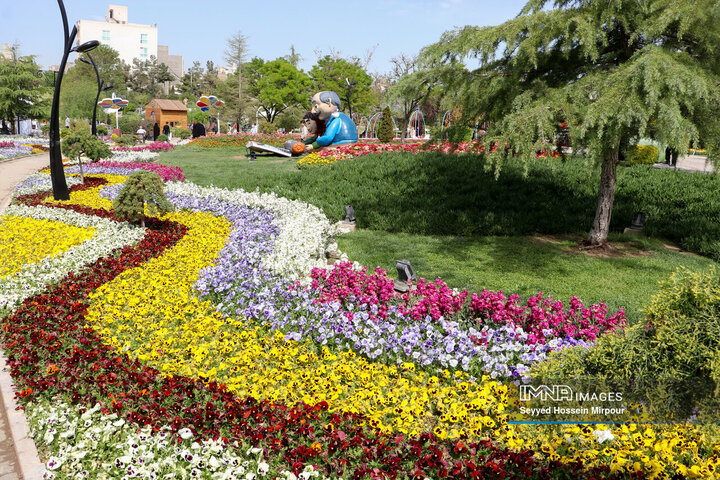 جشنواره گل‌ها در مشهد