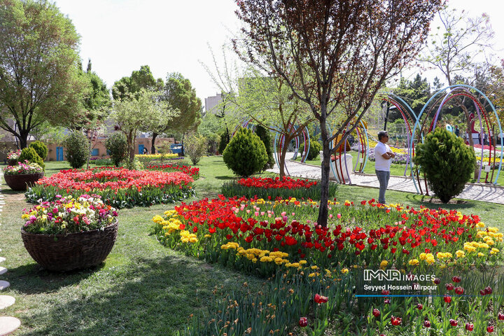 جشنواره گل‌ها در مشهد