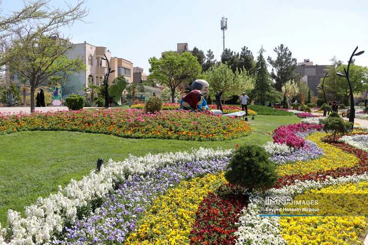 جشنواره گل‌ها در مشهد