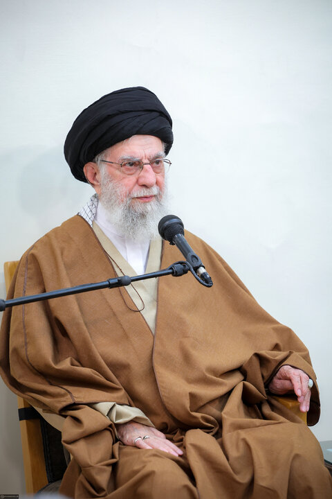 دیدار جمعی از فرماندهان نیروهای مسلح با فرمانده معظم کل قوا