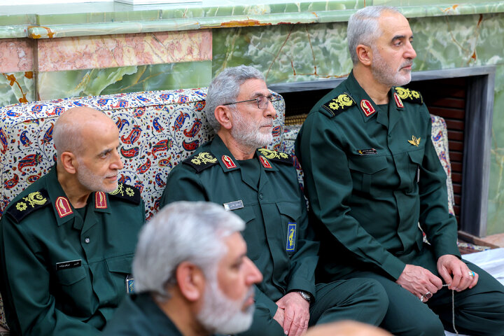 دیدار جمعی از فرماندهان نیروهای مسلح با فرمانده معظم کل قوا