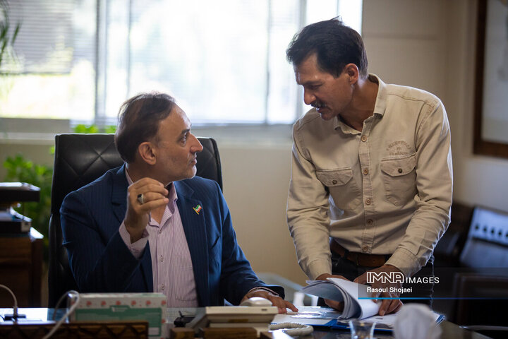 کمیته نظارتی شورای شهر اصفهان در منطقه 15 شهرداری