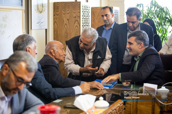 کمیته نظارتی شورای شهر اصفهان در منطقه 15 شهرداری