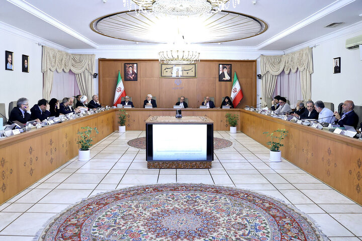 تقدیر دولت از مجوز راهبردی رهبر انقلاب/ گزارش جامع وزیر امور خارجه از نخستین دور مذاکرات