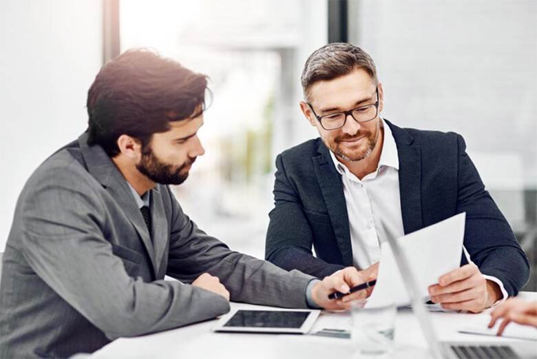 مشاور مالی برای نجات از ورشکستگی