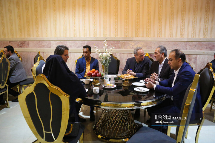 نشست «بهار همدلی روابط عمومی و رسانه» در اصفهان