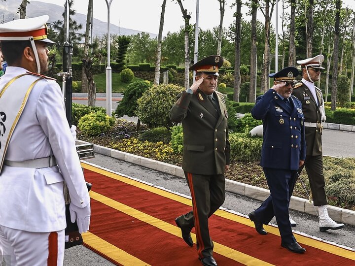 دیدار وزرای دفاع ایران و تاجیکستان