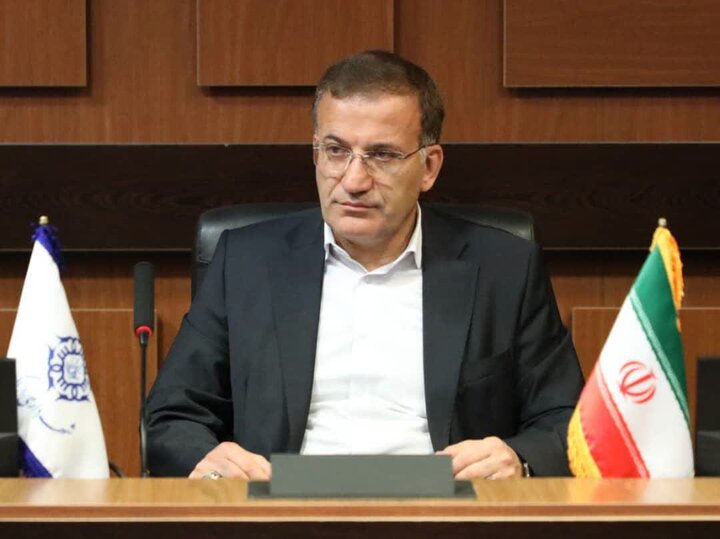 شهرداری اراک باید از تمام ظرفیت‌ها برای ارائه خدمات و توسعه شهر استفاده کند