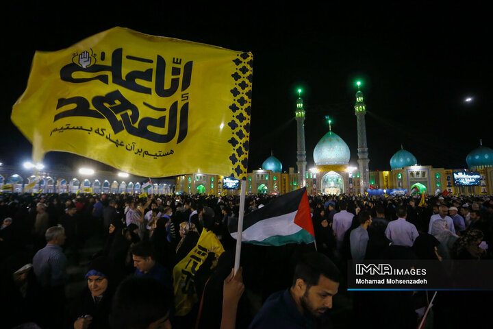 فیلمl برگزاری اجتماع مردمی «انا علی العهد» در قم