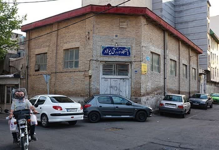 مرشدان خاموش، میل‌هایی که خاک می‌خورند