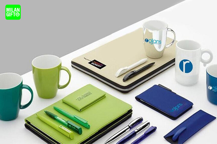 ۵ نکته مهم در انتخاب هدیه تبلیغاتی تأثیرگذار برای مشتریان ۵ نکته مهم در انتخاب هدیه تبلیغاتی تأثیرگذار برای مشتریان