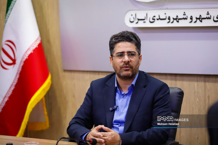 حضور شهردار بهارستان در دفتر خبرگزاری ایمنا