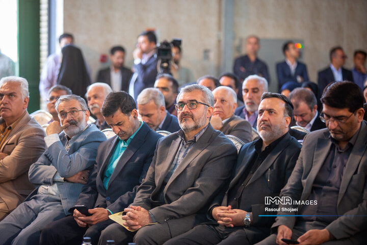 آیین بهره‌برداری از پروژه‌های میدان مرکزی میوه و تره‌بار اصفهان