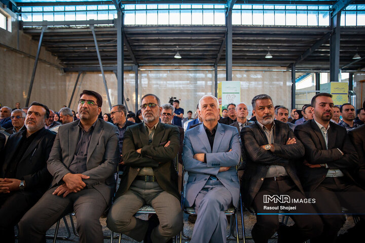 آیین بهره‌برداری از پروژه‌های میدان مرکزی میوه و تره‌بار اصفهان