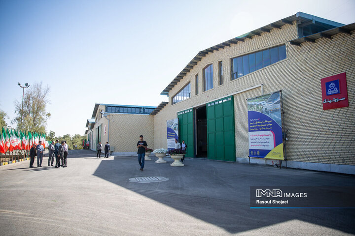 آیین بهره‌برداری از پروژه‌های میدان مرکزی میوه و تره‌بار اصفهان