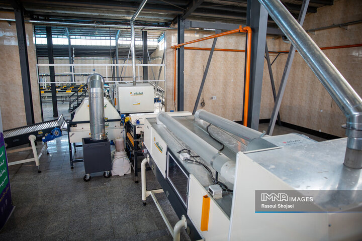 آیین بهره‌برداری از پروژه‌های میدان مرکزی میوه و تره‌بار اصفهان