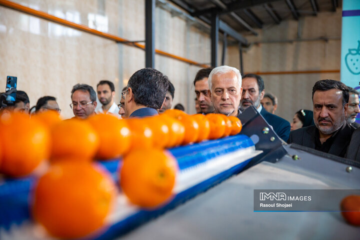 آیین بهره‌برداری از پروژه‌های میدان مرکزی میوه و تره‌بار اصفهان