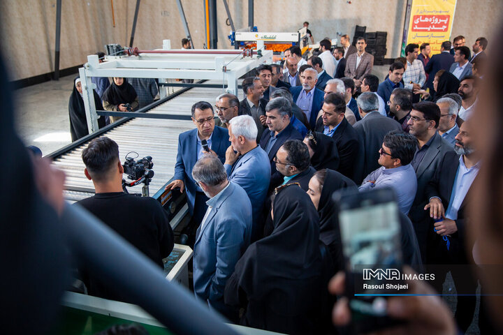 آیین بهره‌برداری از پروژه‌های میدان مرکزی میوه و تره‌بار اصفهان