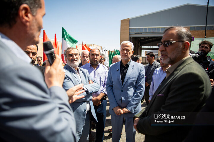 آیین بهره‌برداری از پروژه‌های میدان مرکزی میوه و تره‌بار اصفهان