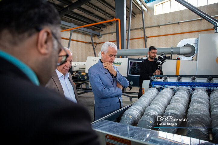 آیین بهره‌برداری از پروژه‌های میدان مرکزی میوه و تره‌بار اصفهان