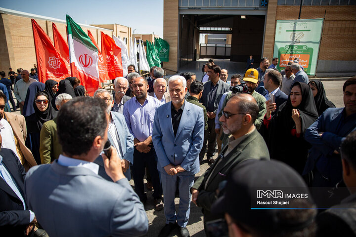 آیین بهره‌برداری از پروژه‌های میدان مرکزی میوه و تره‌بار اصفهان