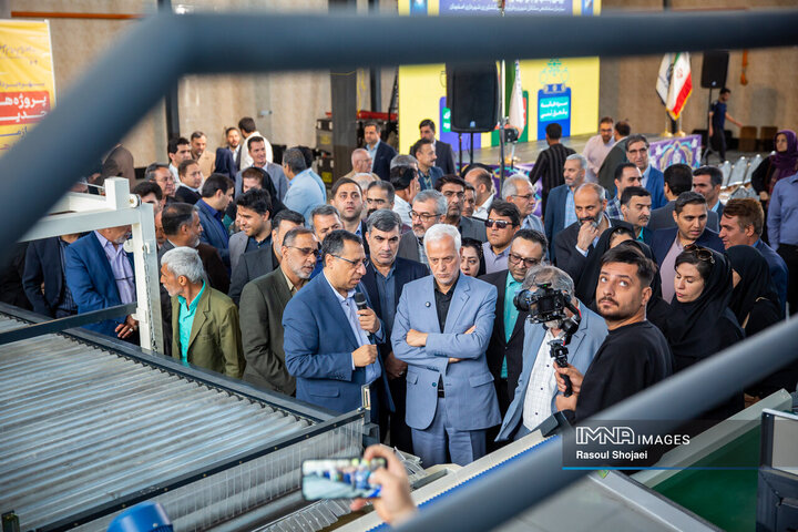 آیین بهره‌برداری از پروژه‌های میدان مرکزی میوه و تره‌بار اصفهان