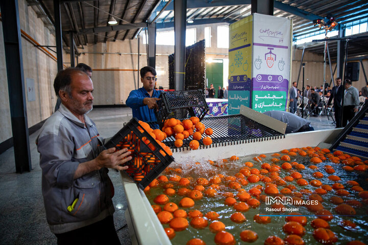 آیین بهره‌برداری از پروژه‌های میدان مرکزی میوه و تره‌بار اصفهان