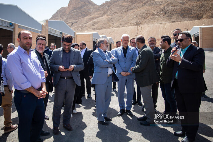 آیین بهره‌برداری از پروژه‌های میدان مرکزی میوه و تره‌بار اصفهان