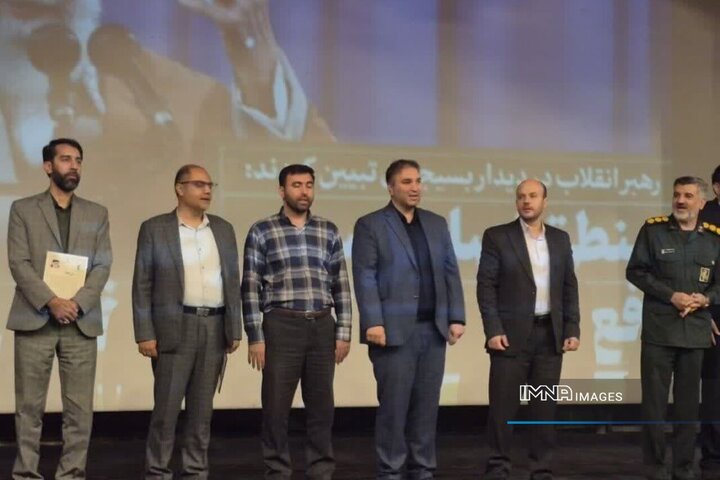 مدیرعامل سازمان آرامستان‌های شهرداری اصفهان چهره برتر عرصه میزهای خدمت جهادی کشور شد