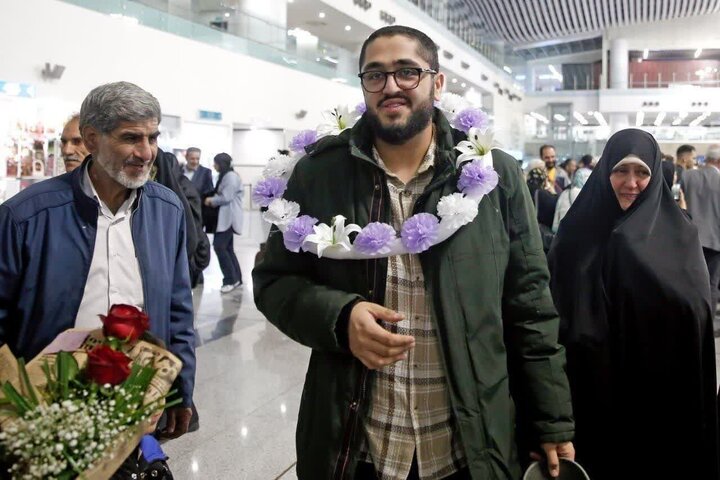 زائر ایرانی بازداشت شده در عربستان به کشور بازگشت زائر ایرانی بازداشت شده در عربستان به کشور بازگشت