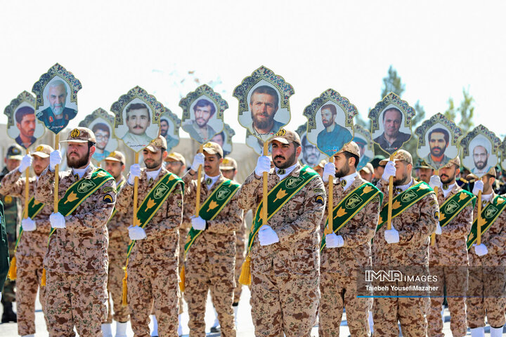 مراسم رژه روز ارتش در همدان