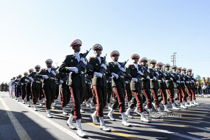 ارتش راه مقاومت و ایستادگی را تا آخر ادامه خواهد داد