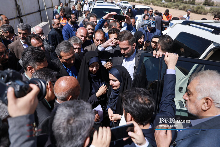 سفر وزیر راه و شهرسازی به شهرستان مبارکه