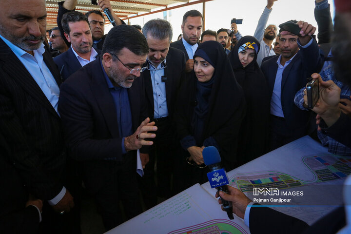 سفر وزیر راه و شهرسازی به استان اصفهان