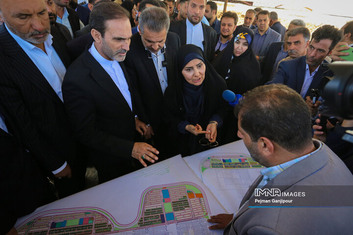 سفر وزیر راه و شهرسازی به استان اصفهان